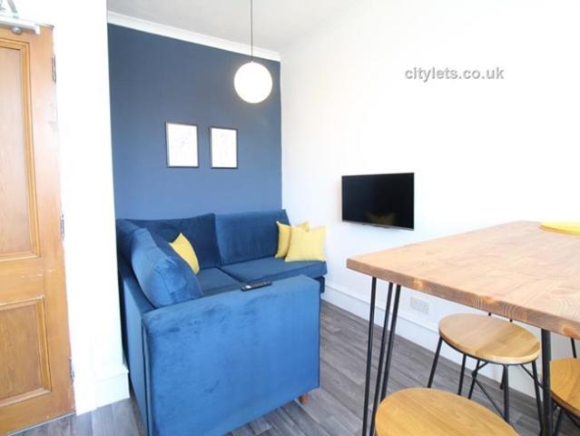 Flat for rent in Sunnybank, Ballindoch