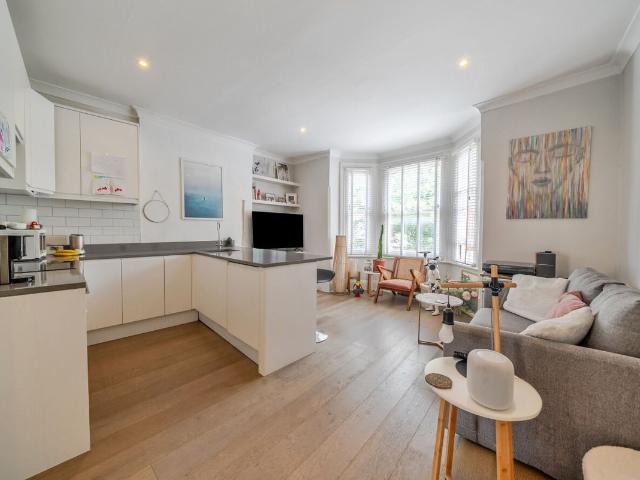 Apartment for rent in Balham, Greater London