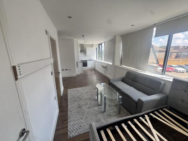 Apartment for rent in Wealdstone, Greater London