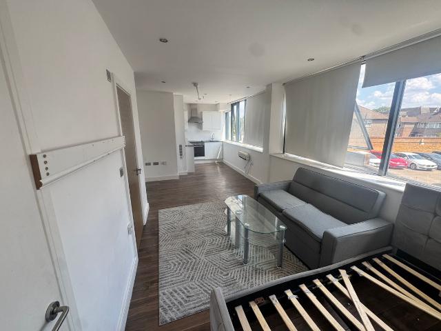 Studio for rent in Wealdstone, Greater London