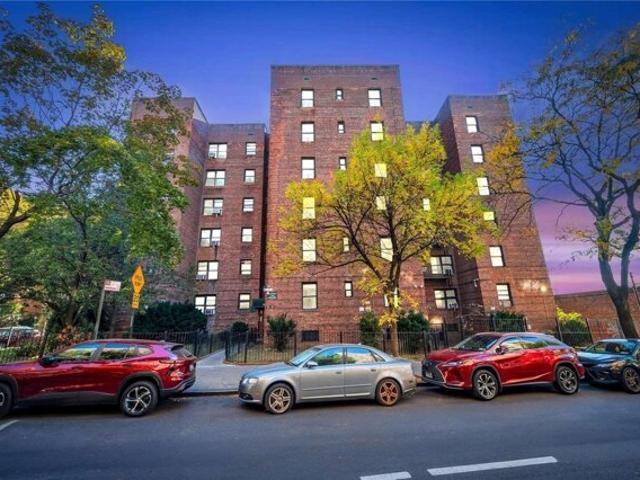 Condo for sale in Elmhurst Condo for sale in Elmhurst