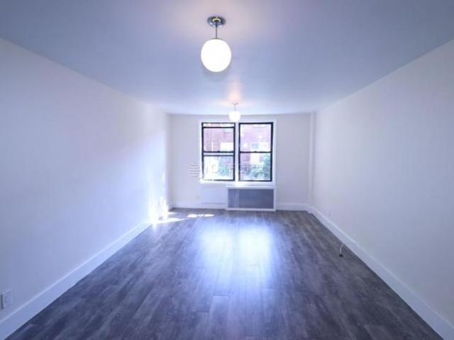Apartment for rent in Elmhurst