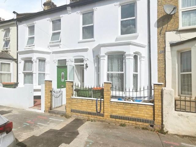 House for rent in Upton, Greater London