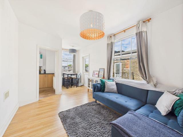 Apartment for rent in Clapham, Greater London