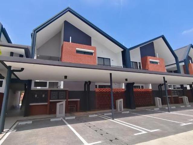 Townhouse for sale in Petaling, Alam Impian