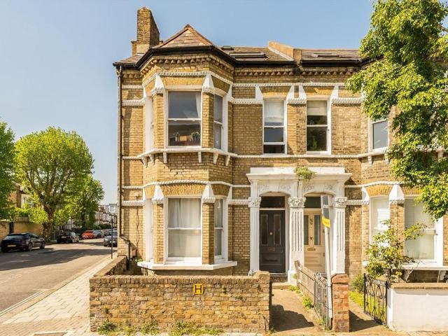 Apartment for rent in Clapham Park, Greater London