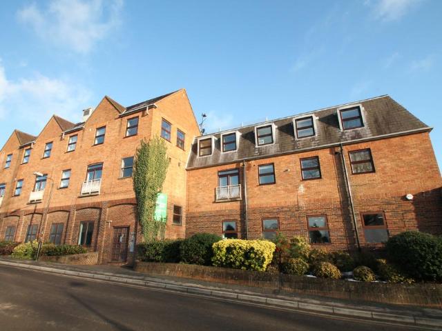 Apartment for rent in Emmbrook, Wokingham