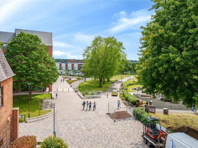 Apartment for rent in Emmbrook, Wokingham