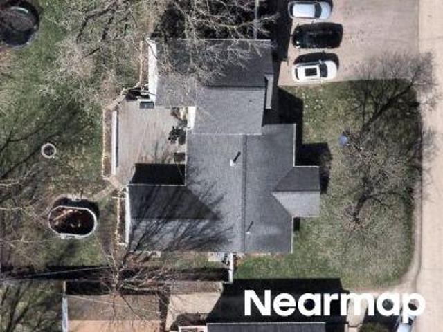 House for sale in Mchenry, Illinois