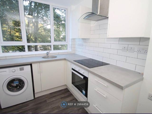 Apartment for rent in Park Central, Birmingham