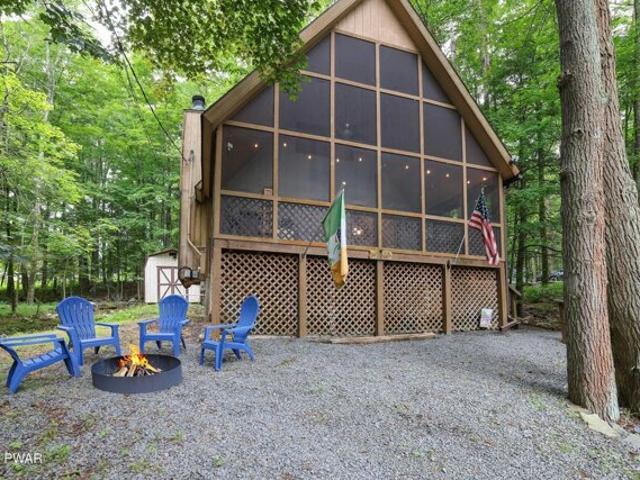 House for sale in Lake Ariel