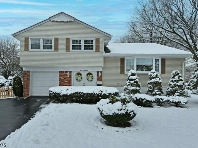 House for sale in Paramus, New Jersey