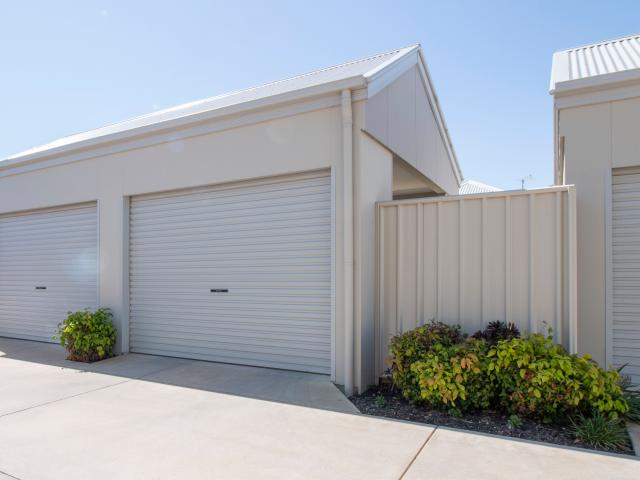 Townhouse for sale in Wodonga, Victoria
