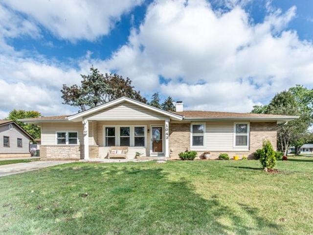 House for sale in Elk Grove Village, Illinois