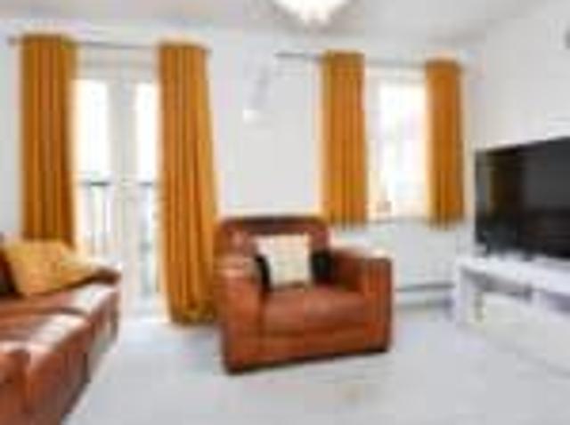 Townhouse for rent in Middle Brunton, Hazlerigg