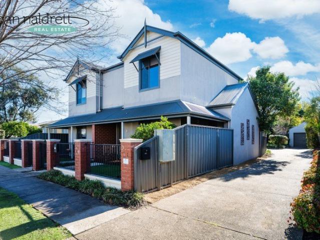 Townhouse for sale in Wodonga, Victoria