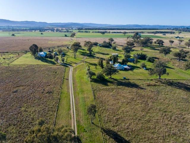Cottage for sale in Piallamore, New South Wales