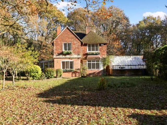 House for sale in Fole, Surrey