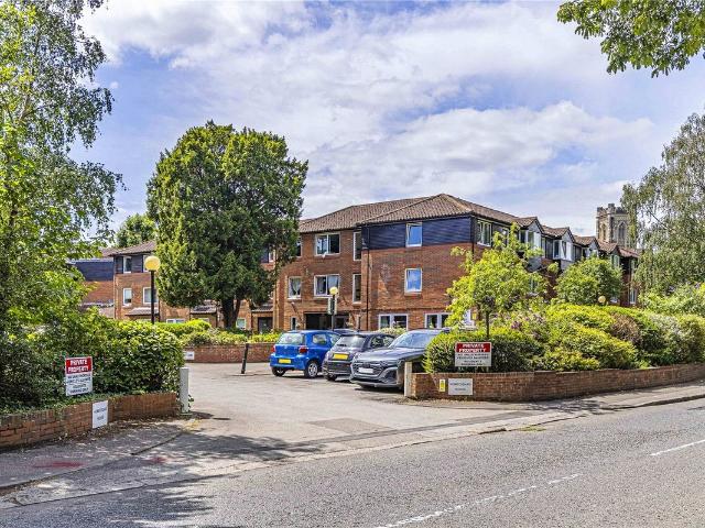 Apartment for rent in Bushey, Bushey Heath