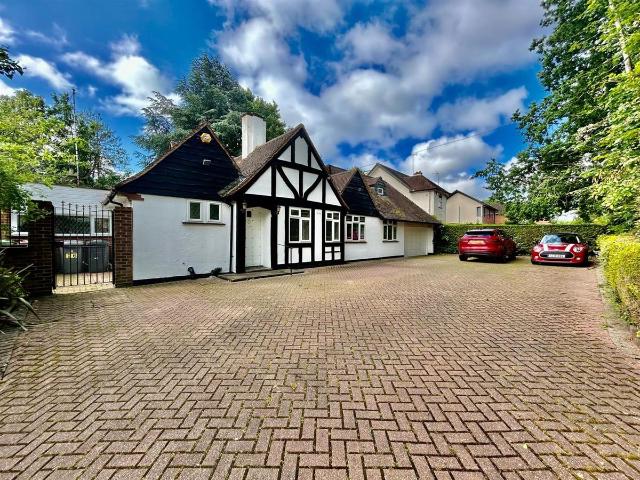 House for rent in Bushey Heath, Hertfordshire
