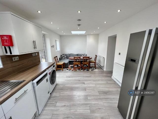 House for rent in Horn Park, Greater London