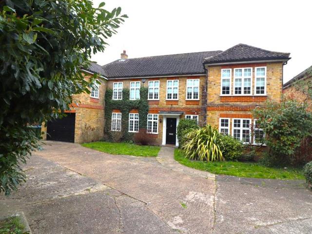 House for rent in Middle Park, Greater London