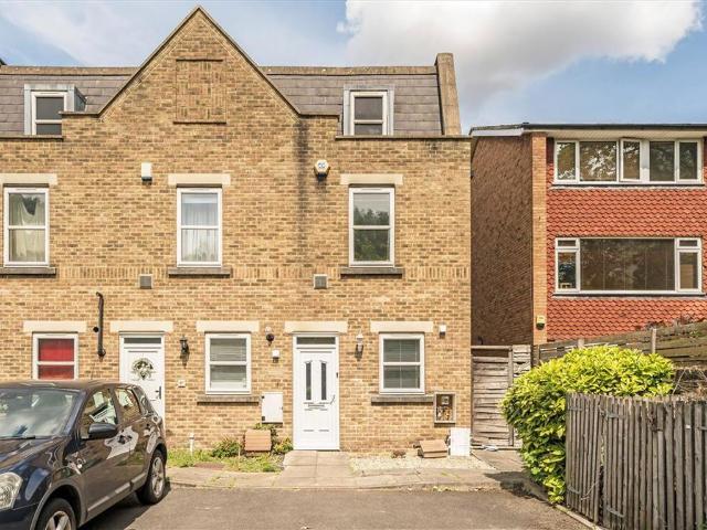 House for rent in Horn Park, Greater London