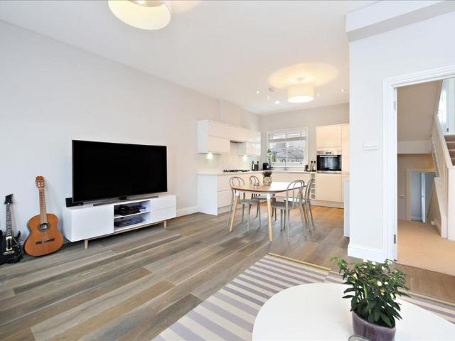 Apartment for rent in Fulham, Greater London