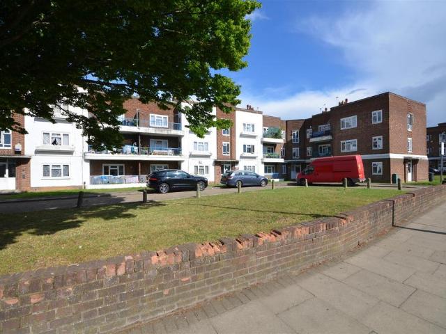 House for rent in Kingsbury, Greater London