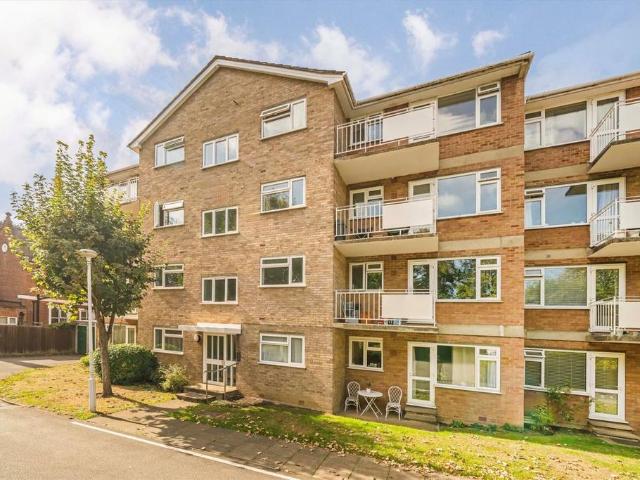 Apartment for rent in London Borough of Richmond upon Thames, Greater London