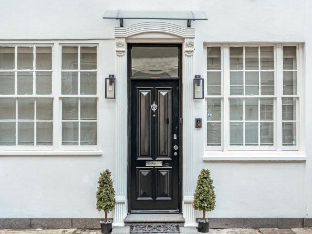 House for rent in Royal Borough of Kensington and Chelsea, Greater London