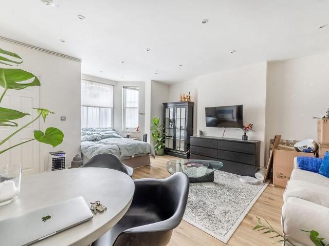 House for rent in South Kensington, Greater London