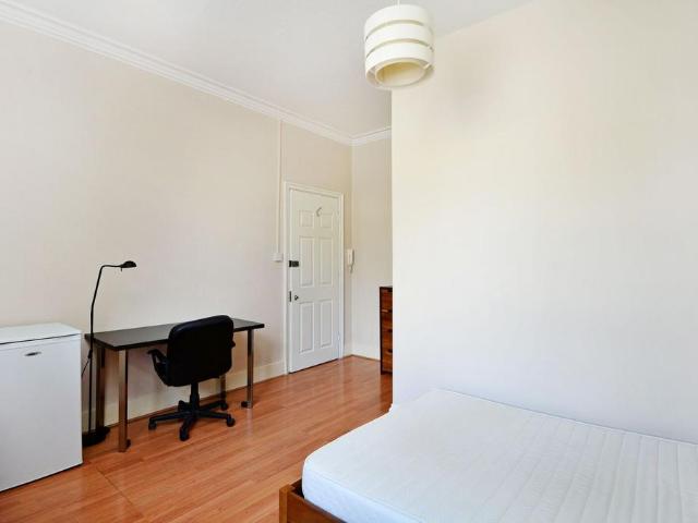 House for rent in South Kensington, Greater London