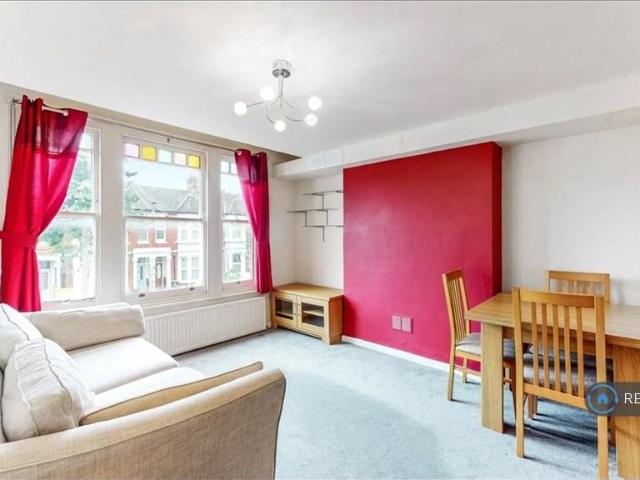 House for rent in Palmers Green, Greater London