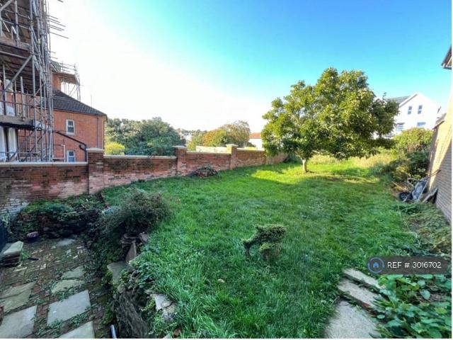 Apartment for rent in Bohemia, Guestling Green