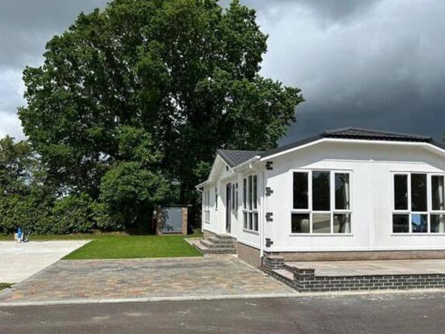 House for sale in High Field, York