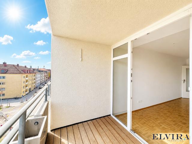 Wohnung kaufen in Moosach, München