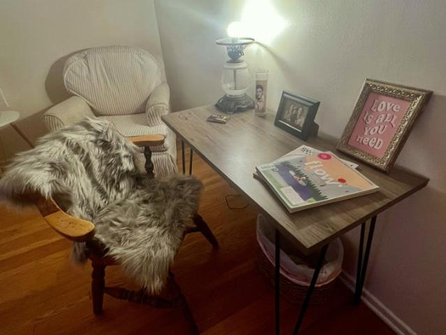 Room for rent in Sherman Oaks Neighborhood Council District, Canoga Park