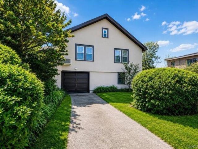 House for sale in Hawthorne, New York