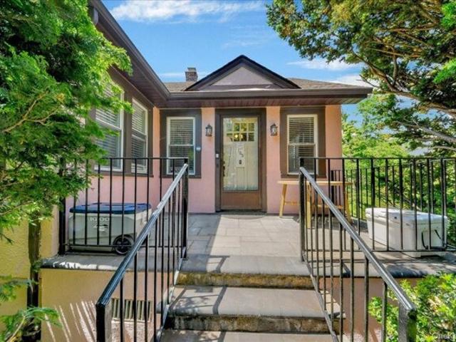 House for sale in Hawthorne, New York
