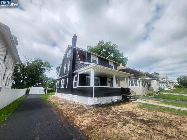 House for sale in East Orange