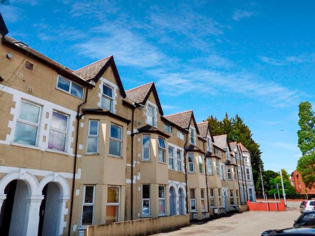 Studio for rent in Falcon Lodge, Wales