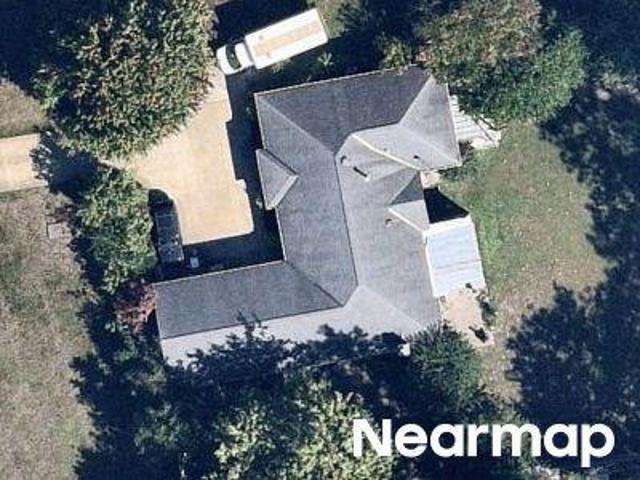 House for sale in Elyria