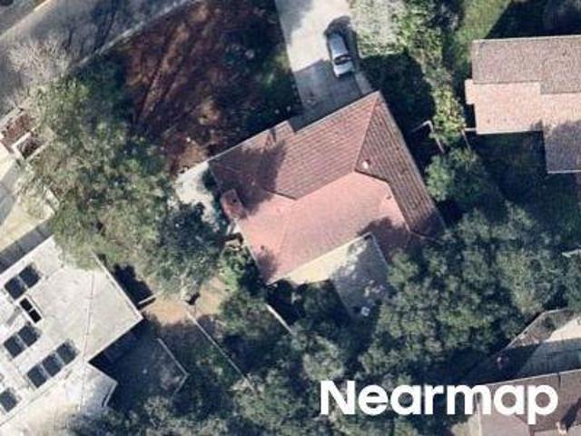 House for sale in Oakland