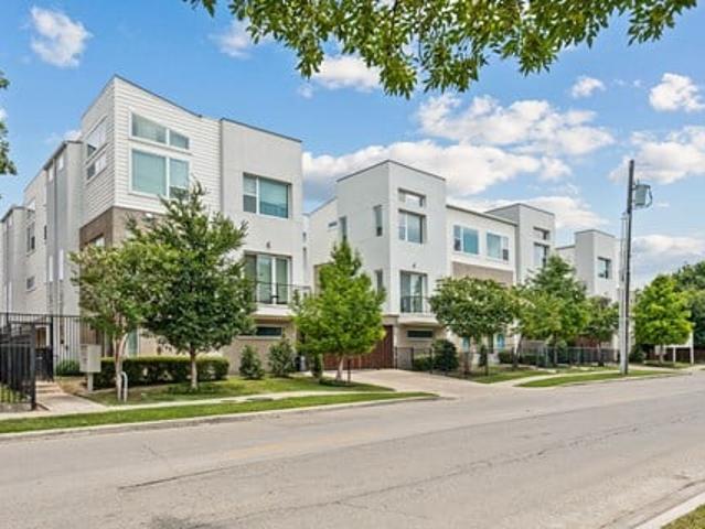 Townhouse for rent in Dallas