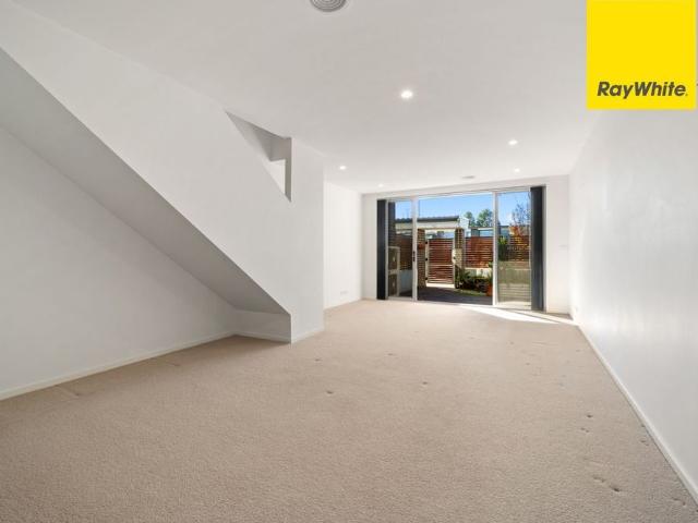 Townhouse for rent in Queanbeyan, New South Wales