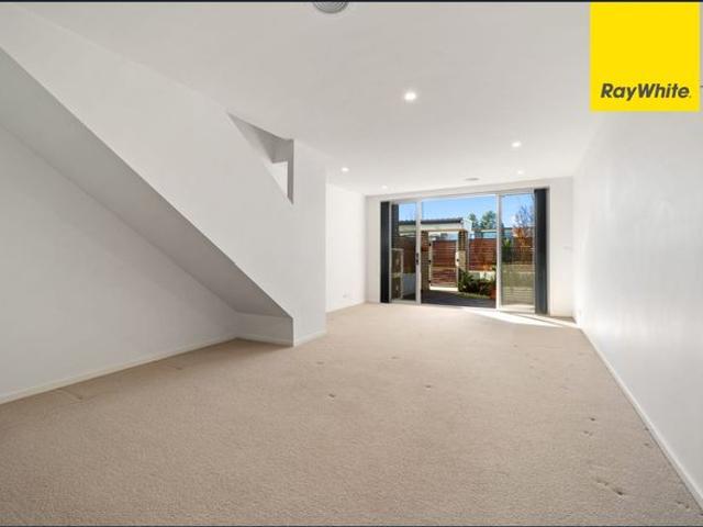 Townhouse for rent in Queanbeyan, New South Wales