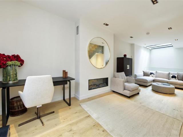 House for rent in Chelsea, Greater London