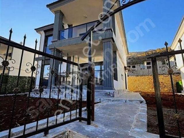 Elazığ Merkez, Elaziğ içerisinde satılık Villa