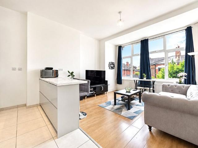 Apartment for rent in London Borough of Ealing, Greater London